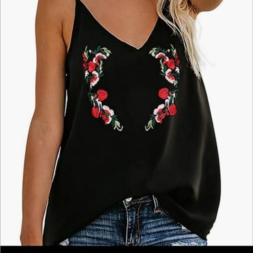 Tecrew Black Embroidered‎ Floral Tank Top Cami